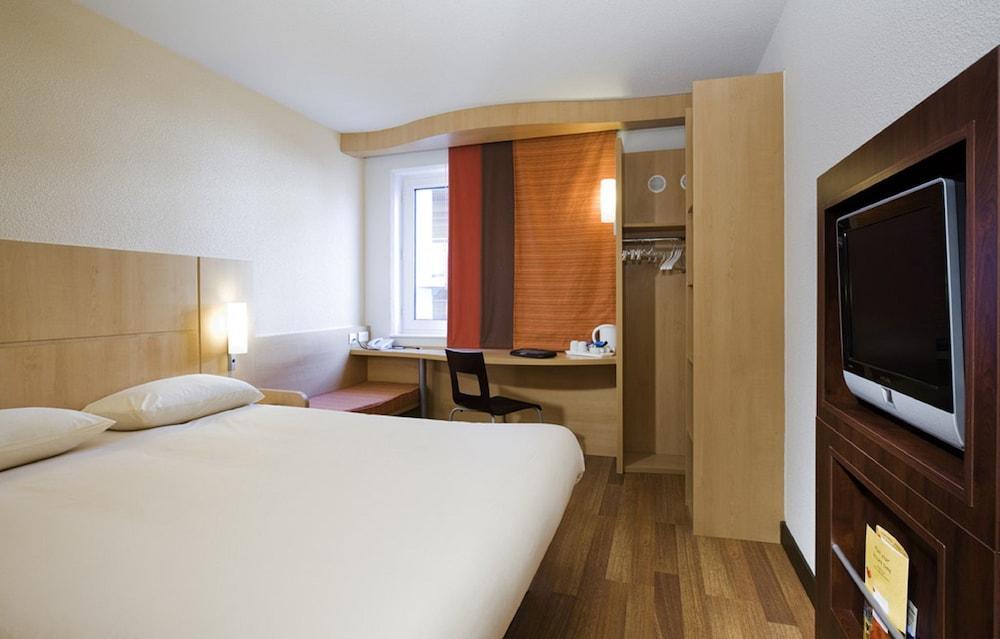 Отель Ibis Greenwich