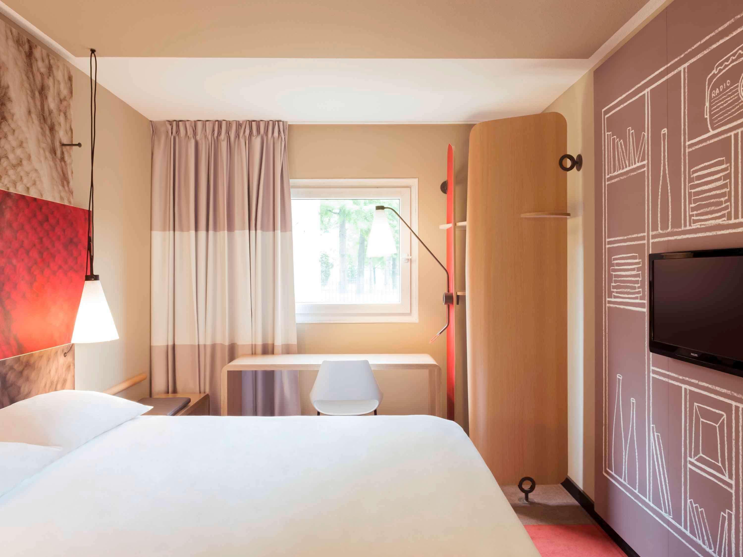 Ibis Greenwich Отель 3*